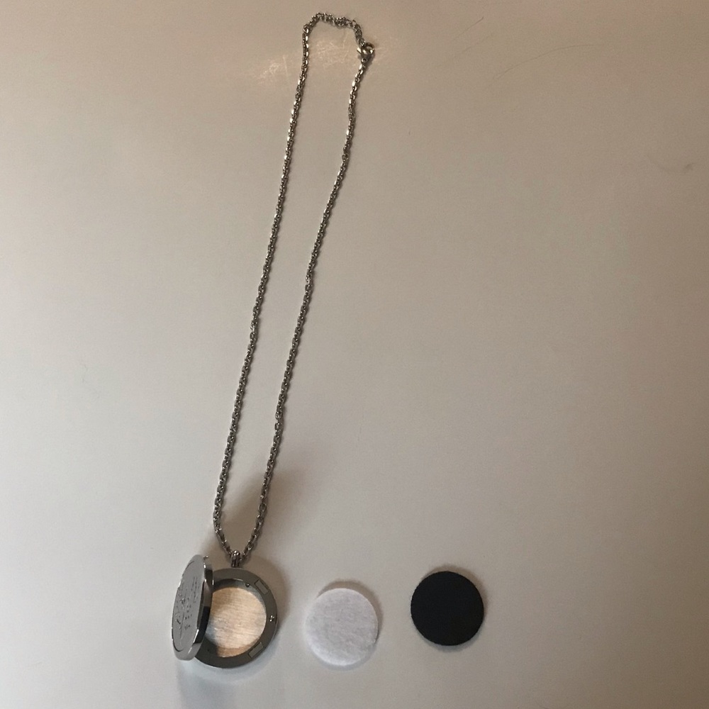 Tree Of Life EO Diffuser Necklace - Picture 5 of 8